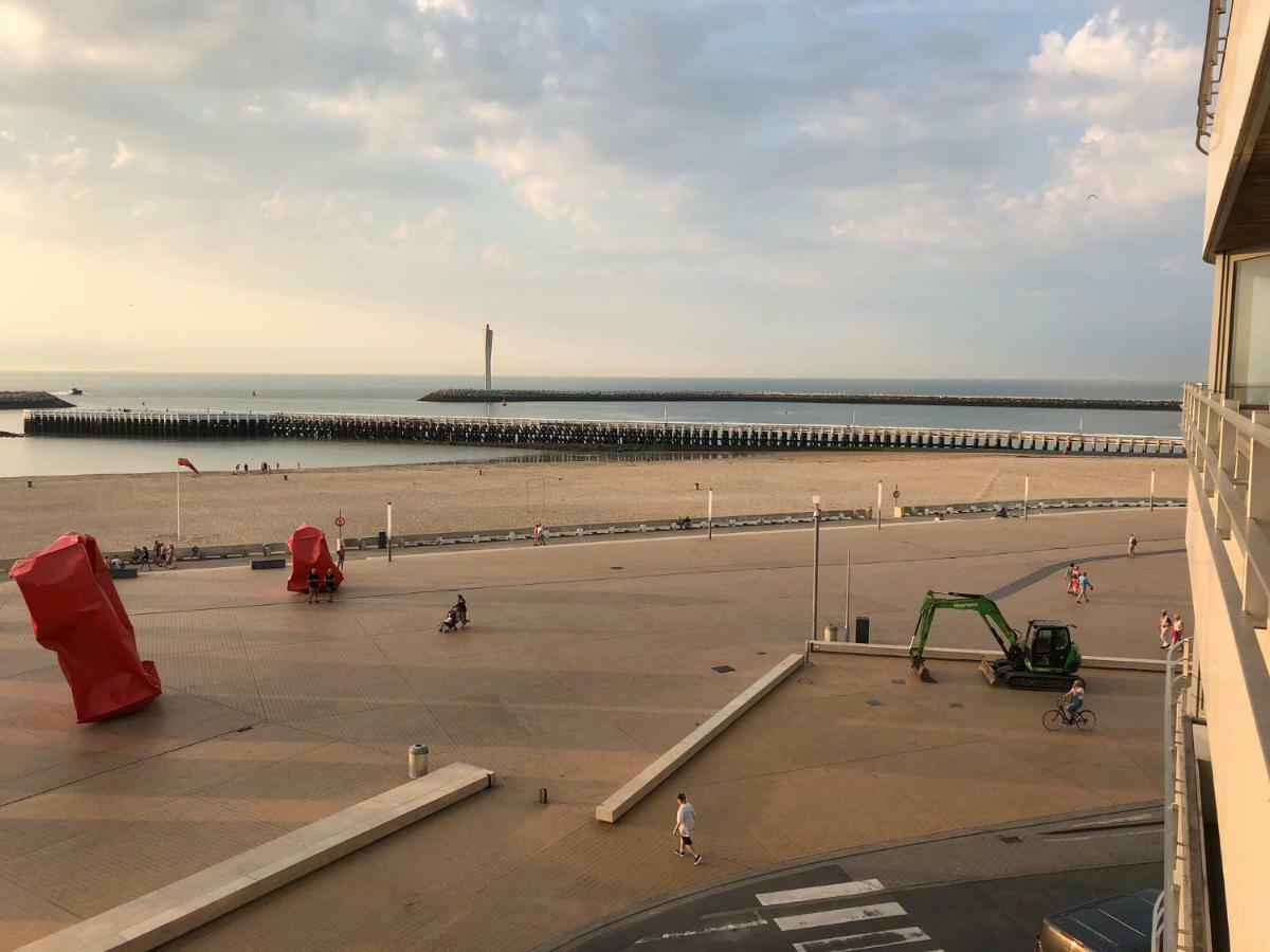 Panoramic View On Beach, Ships, Sea - Place To Be Oostende Exteriör bild